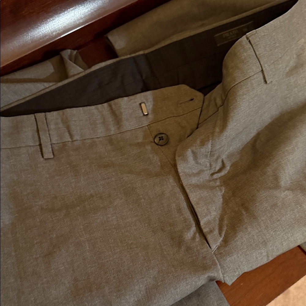 Men's Gray Wool Dress Pants Prada Size 50. approx US 34